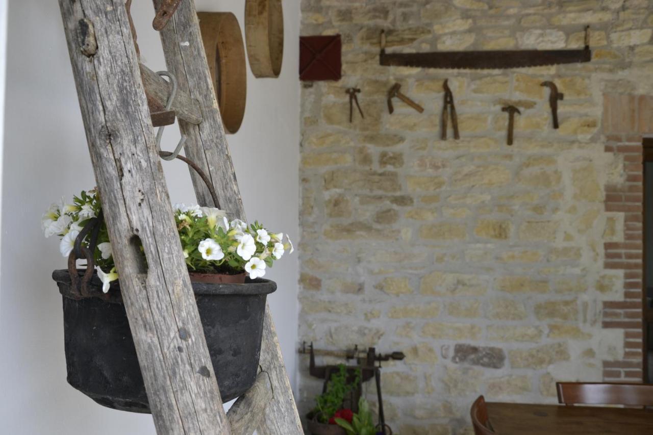 Villa Casale Rancaglia à Gubbio Extérieur photo
